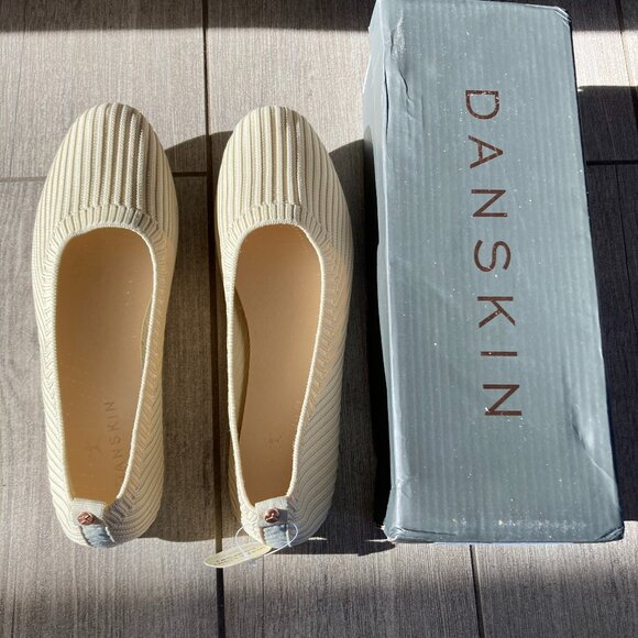 Danskin Hope Flats Size 8 Natural Color - Picture 1 of 6